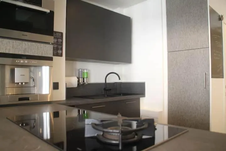 Appartement Leon-Rens, Op 1 Minuut Van Het Strand Ostend Apartment